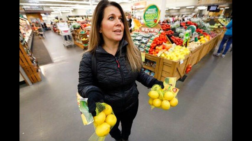 'Ugly produce' trend may have limits, as grocers end tests