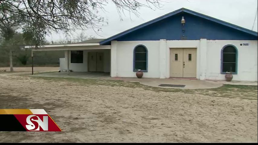 Iglesia en Donna afectada por muro fronterizo