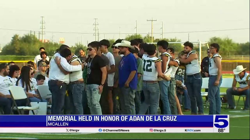 Nikki Rowe High School community holds memorial for Adan De La Cruz