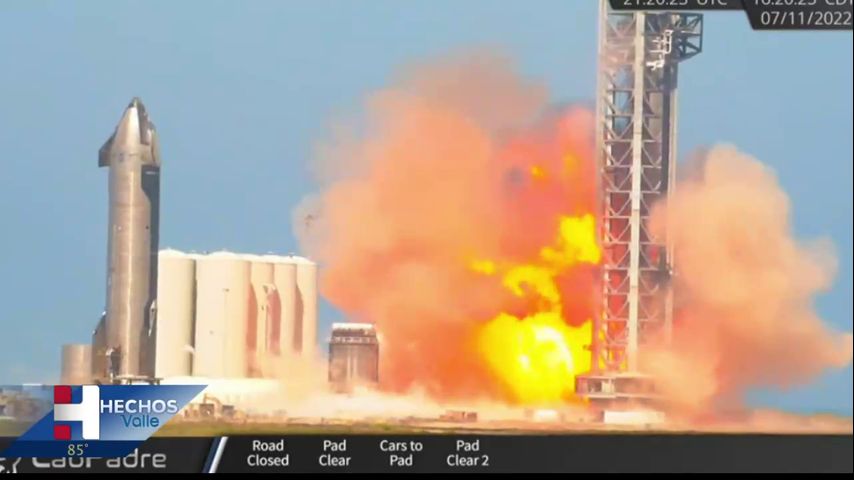 La prueba del motor de refuerzo termina en llamas en el sitio de lanzamiento de SpaceX