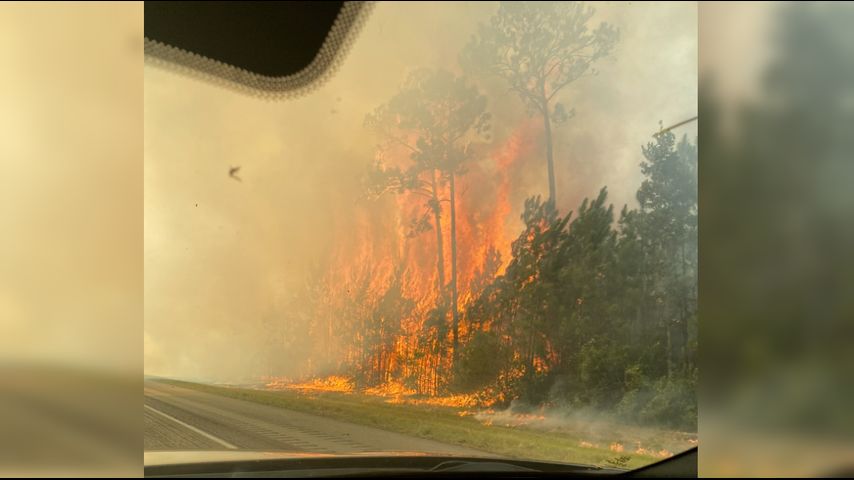 Massive brush fire shuts down I-10 at Louisiana-Mississippi state line