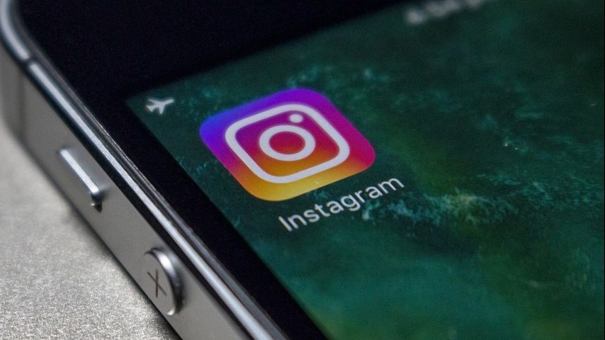 Instagram changes rules on self-harm postings after suicide