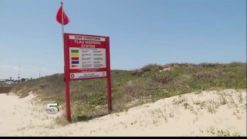 Expert Warns about Dangerous Surf Currents due to Strong Winds