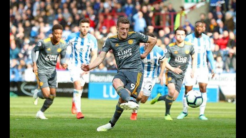 Vardy helps Leicester to 4-1 victory over Huddersfield