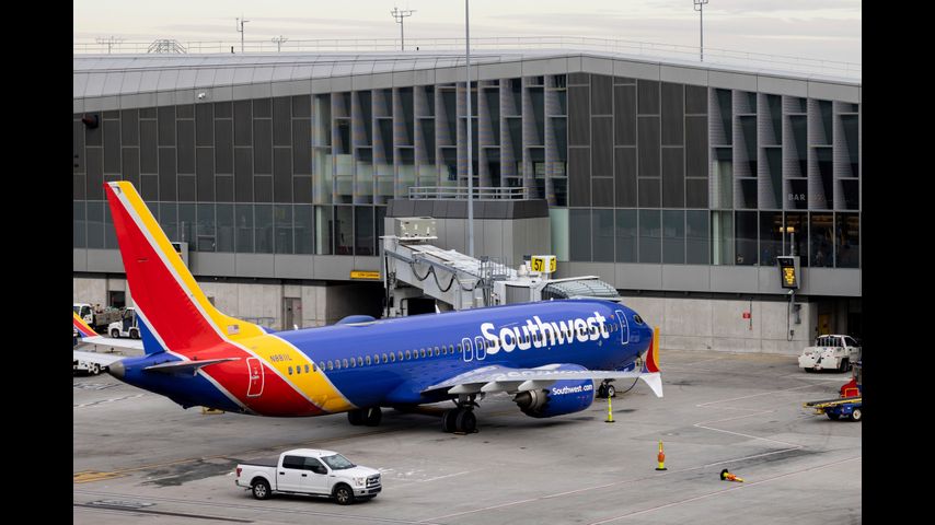 Investigan cancelaciones de vuelos de Southwest Airlines