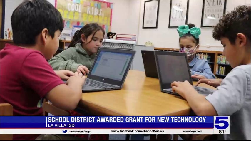 La Villa ISD students receive new Chromebooks and iPads