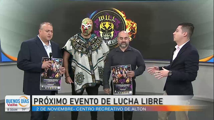 Alton invita al público a un evento de lucha libre