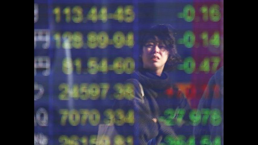 World markets fall on Chinese growth concerns