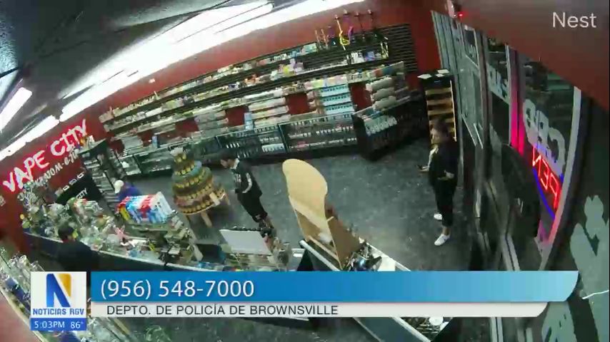 Buscan sospechosos de robo en local de vapeo en Brownsville