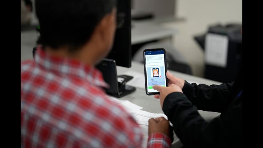 US expands curfews for asylum-seeking families to 13 cities as an alternative to detention