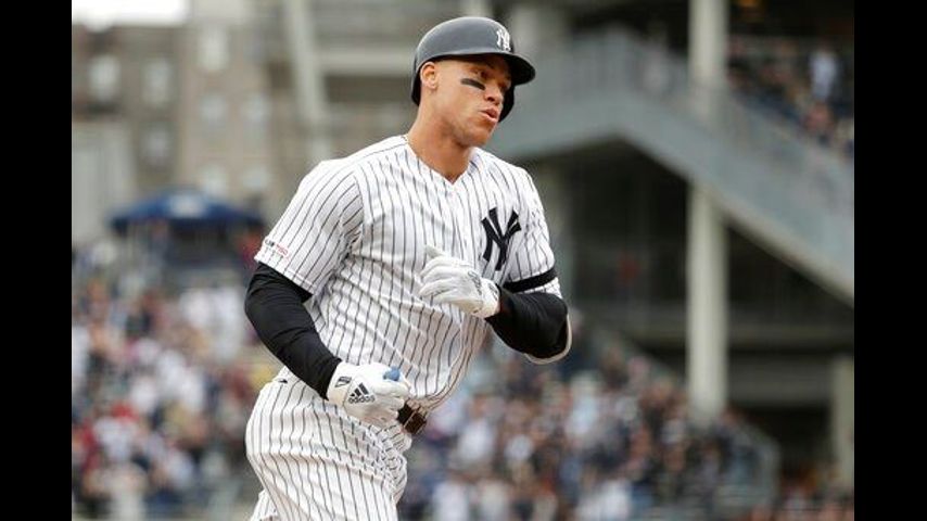 Yankees star Aaron Judge exits early with oblique injury