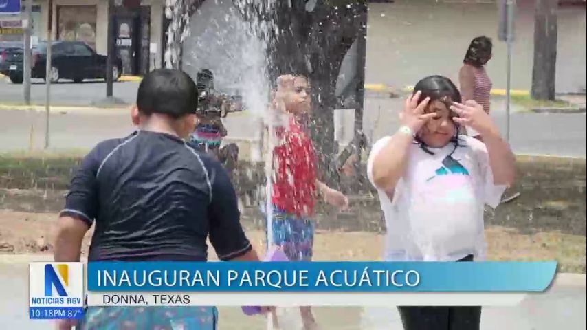 Donna inaugura parque con chorros de agua para promover diversión y conservación