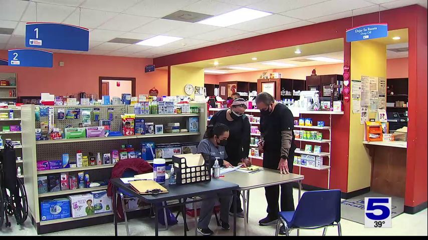 'It's a blessing': Edinburg pharmacy distributes 200 COVID-19 vaccines