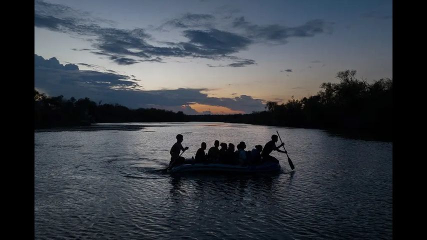 Texas Senate moves border bill that allows state police to arrest migrants at U.S.-Mexico border