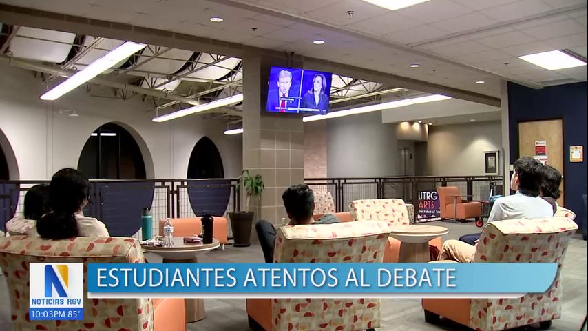 Estudiante de UTRGV en Edinburg atienden a reunión para ver debate presidencial