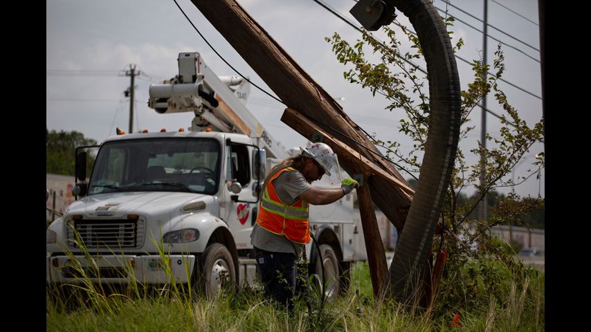 Texas needs money to keep the lights on during extreme weather. It’s funding more fossil fuel instead