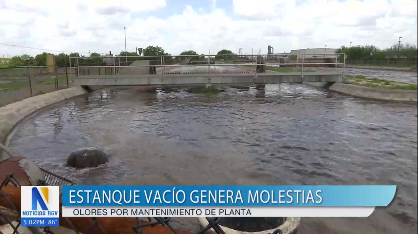 Mantenimiento en planta de aguas residuales de Weslaco genera fuertes olores y malestar