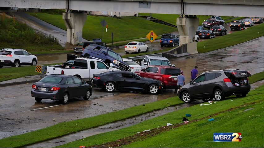 Person Found Dead In Pile Of Abandoned Vehicles Near Mall Of La After Overnight Flooding