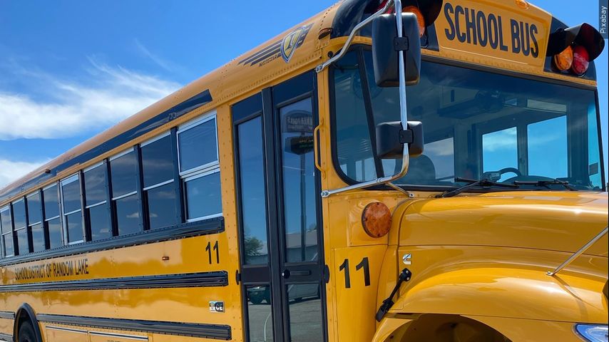 Autobús escolar de Sharyland ISD se accidenta con estudiantes a bordo