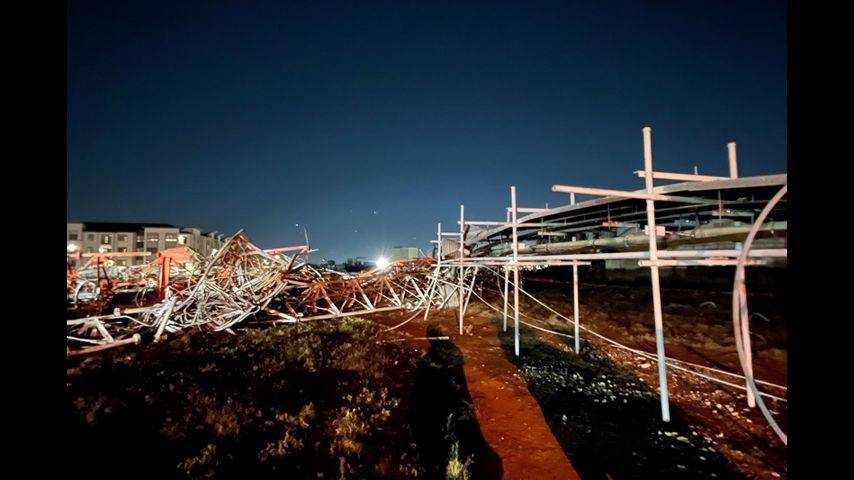 4 people killed, including a child, when a helicopter crashed into a Houston radio tower