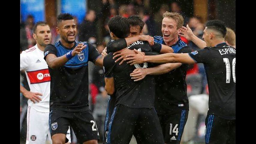 Wondolowski breaks Landon Donovan's MLS goals record