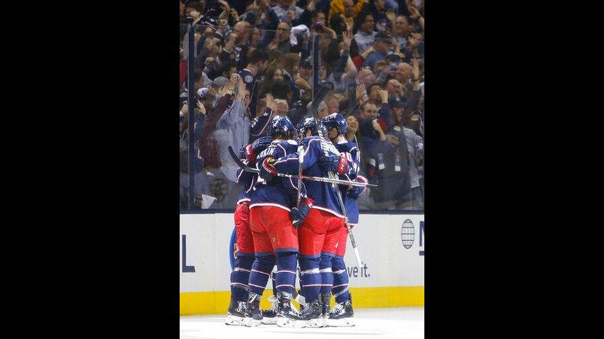 Bobrovsky, Blue Jackets beat Bruins to take 2-1 series lead