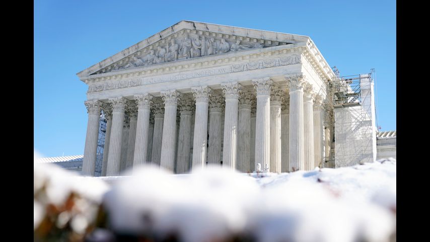 Supreme Court allows federal agents to cut razor wire Texas installed ...