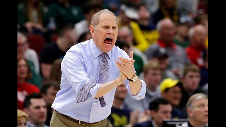 Livers scores 21, No. 10 Michigan pounds Minnesota 76-49