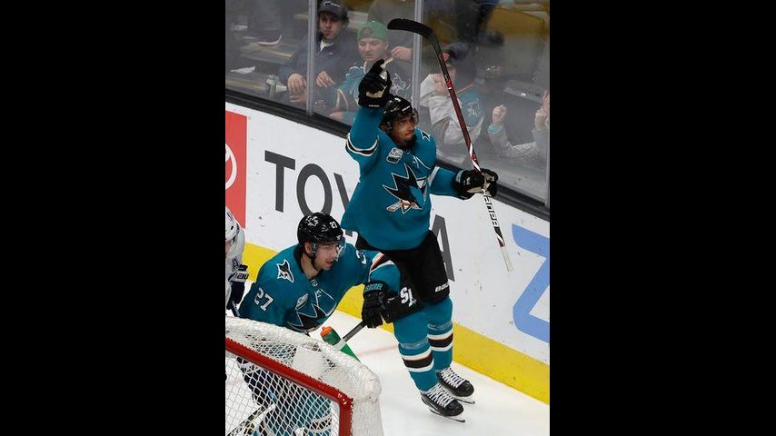 Kane scores 2, Sharks win 5-2 to end Lightning point streak