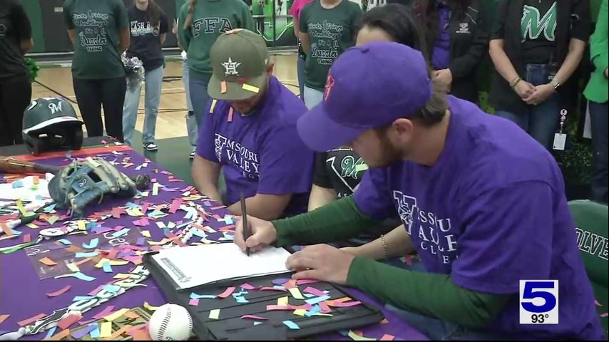 PSJA Memorial's Adame signs for Missouri Valley College Baseball