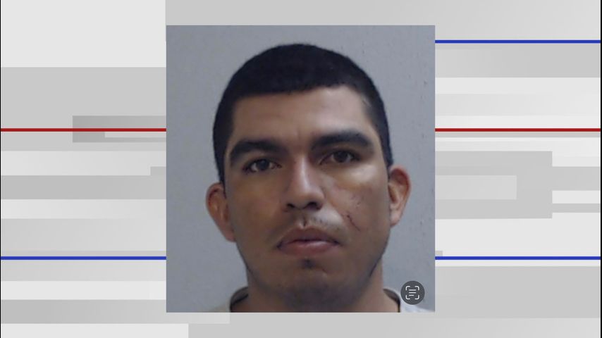 Edinburg police seeking suspect in aggravated assault with a deadly weapon investigation - Vimarsana News