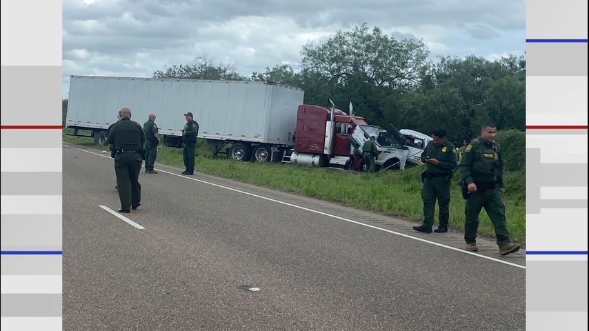 Border Patrol agents hospitalized following crash with 18-wheeler near Falfurrias