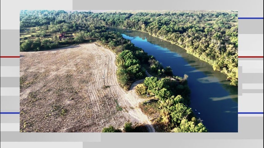 Texas land commissioner offers 1,400 acres in Starr County to Trump for ‘deportation facilities’