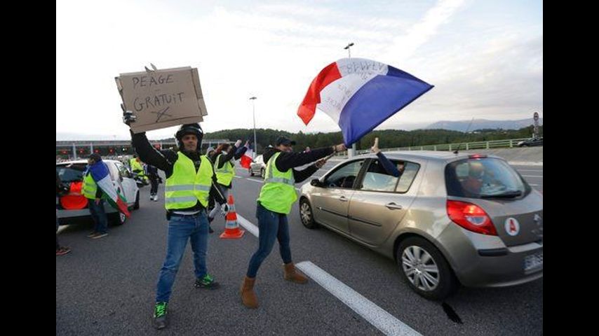 Talks collapse between French protesters and prime minister