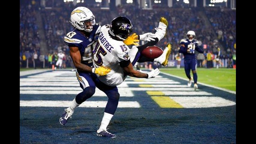 Jackson leads surging Ravens to 22-10 victory over Chargers