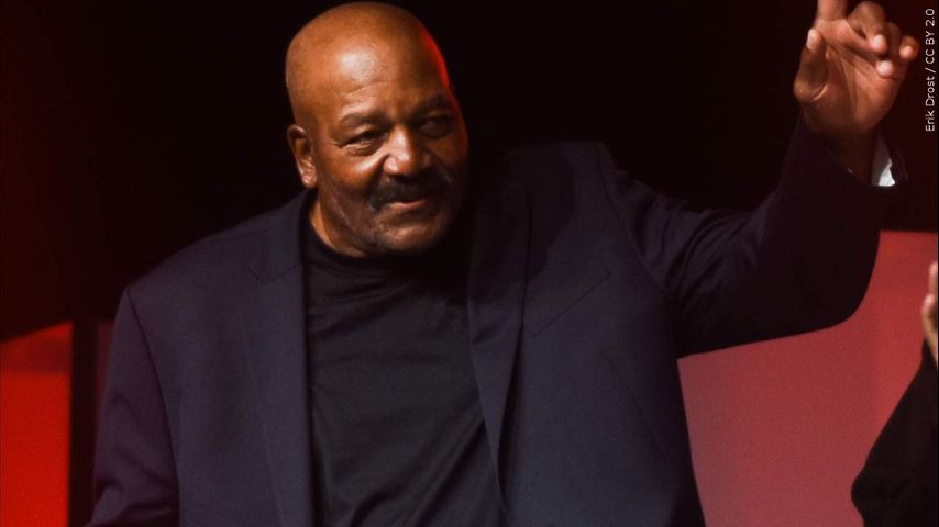 Jim Brown, all-time great social activist and NFL star, has died at age 87  - OPB