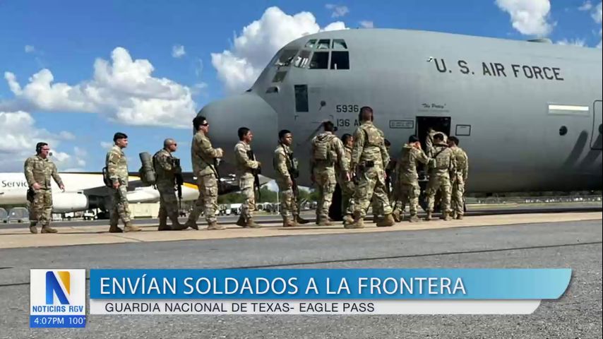 Caravanas de militares transitan en Valle