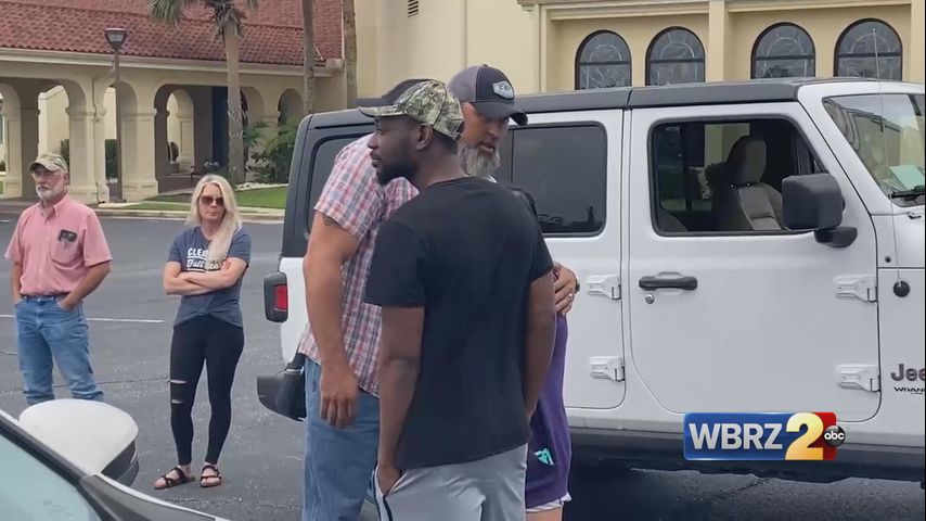 Good Samaritan meets with family of missing BR teen