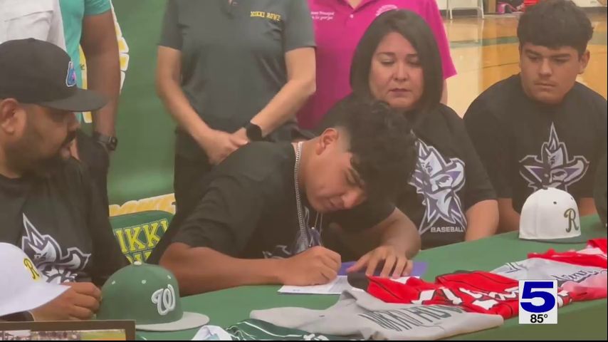 McAllen Rowe's Leon signs letter of intent to play baseball at Ranger College