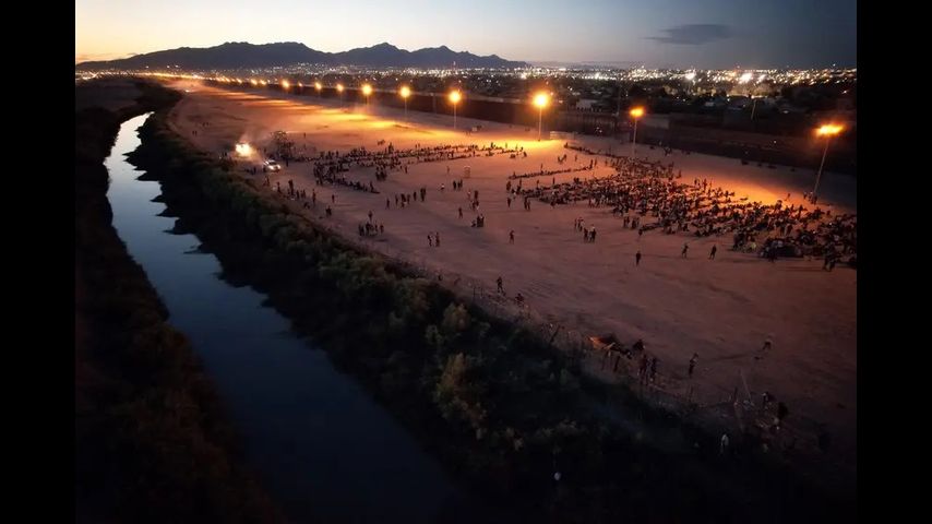 Mexico agrees to deport migrants after El Paso reaches “breaking point”