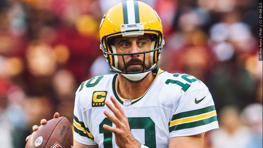 AP source: Jets agree on deal to acquire Aaron Rodgers