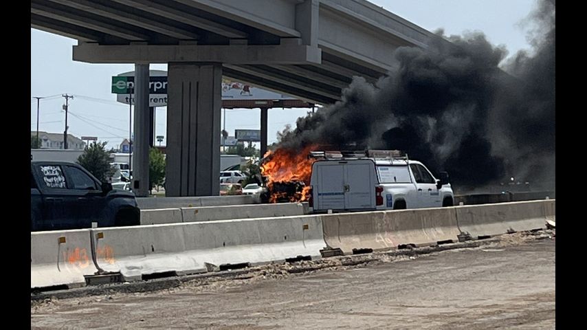 Vehicle fire causes lane closure on expressway in Pharr