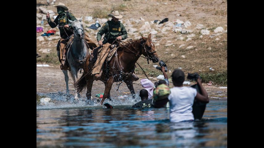 Investigators question border agents about dramatic horse patrol photos
