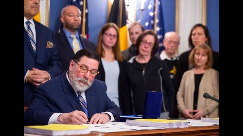 Prosecutor blocks gun-law charges against Pittsburgh mayor