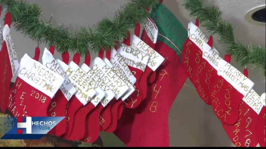 Familia de 16 celebra tradición de botas navideñas