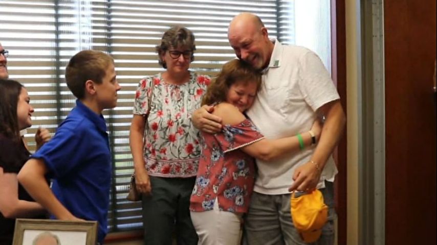 Wife Meets Husband S Organ Recipient For The Very First Time