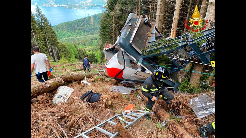 Italian cable car plunges to the ground, killing at least 14