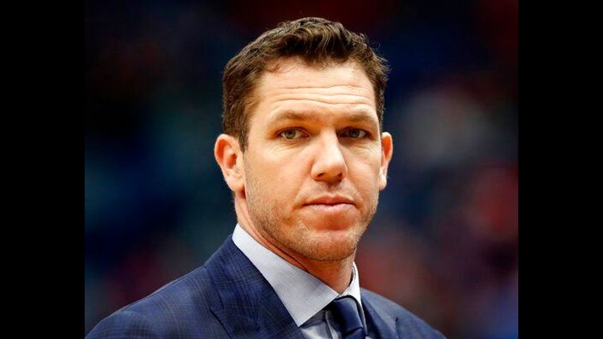 Sacramento Kings hire Luke Walton as coach