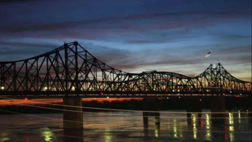 Barges hit Mississippi bridge, some drift into 2nd bridge