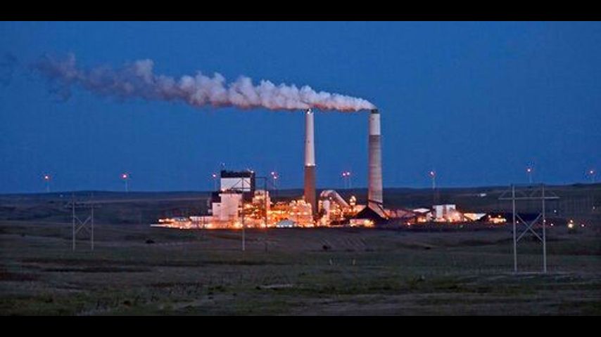 US keeps air pollution standard established under Obama